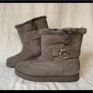 short boots with fur lining